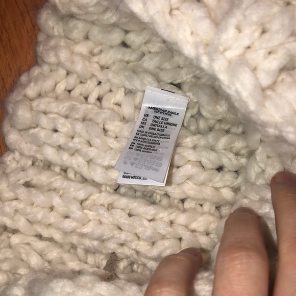 American Eagle White Infinity Scarf - Picture 3 of 5